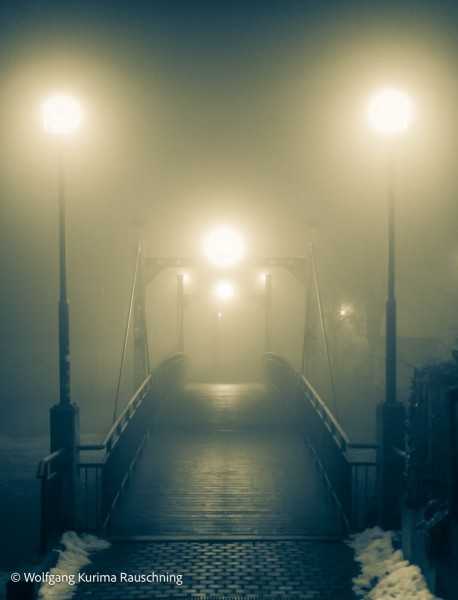 Brücke im Nebel